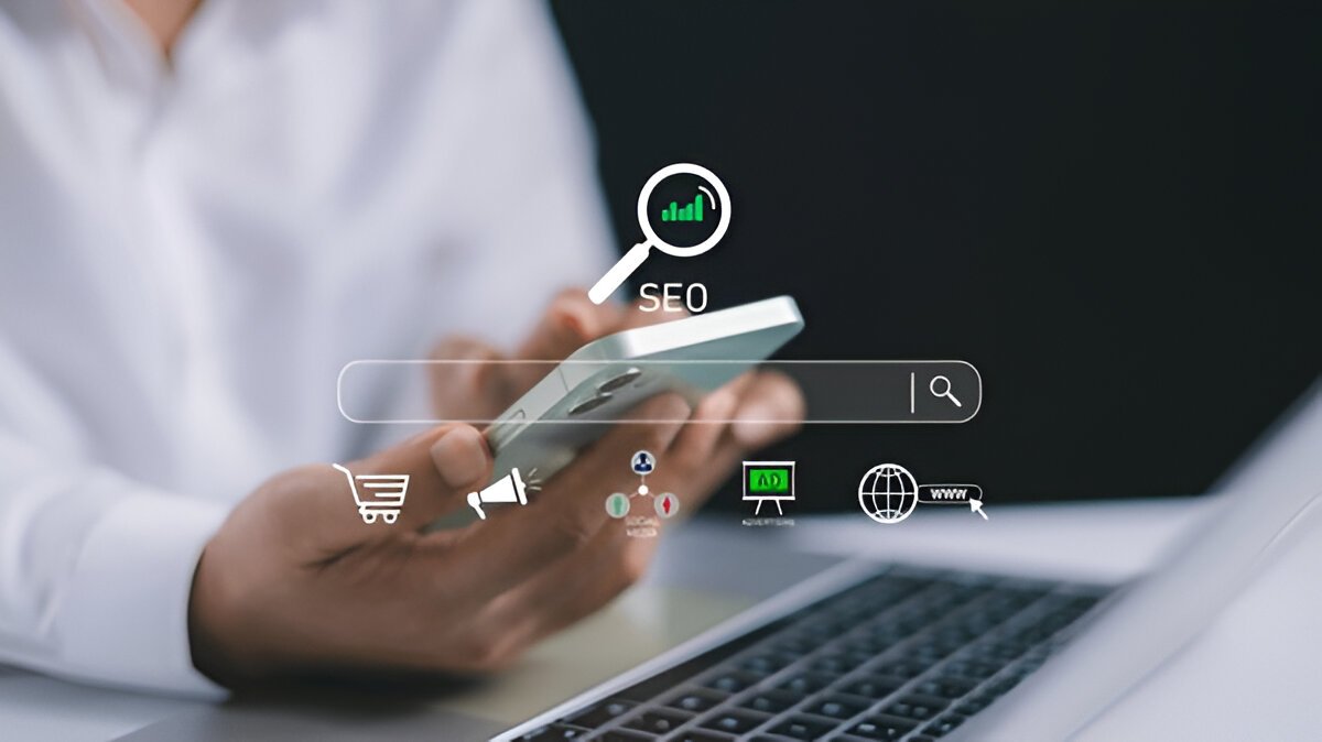 Amikor SEO-ról beszélünk, az egyik legfontosabb dolog, amit meg kell értenünk: a Google kereső nem egy fekete doboz vagy egy titkos algoritmus-szörny, hanem egy logikusan felépített rendszer, ami az emberek szándékait próbálja megérteni, és a legjobb választ próbálja adni rá.